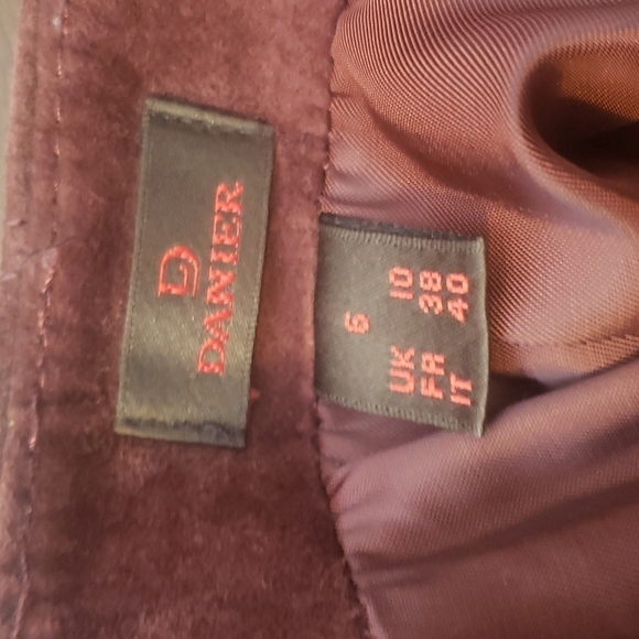 Danier Suede Leather Skirt - Picture 12 of 13